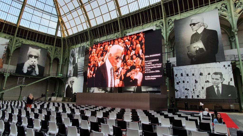 World largest mobile led screen at Commemoration of Karl Lagerfeld - HD Ledshine - LED screen outdoor movies & drive-ins