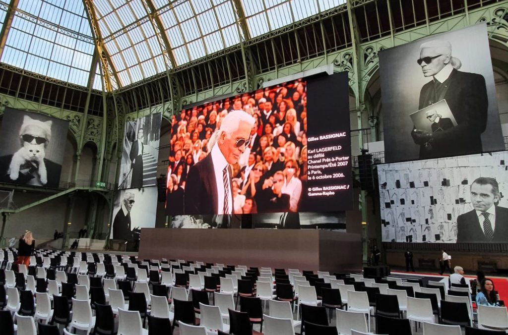 World's biggest mobile screen - Paris - led screen for High end event