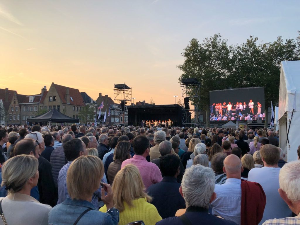 28m² Mobile LED screen tijdens Opening Event Zand Brugge
