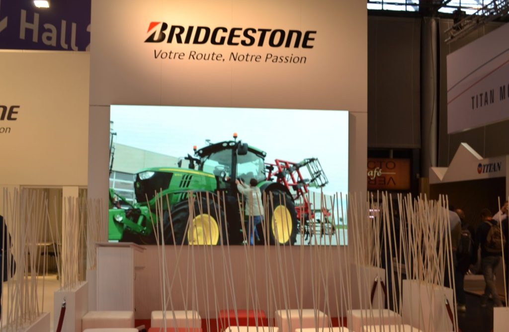 Booth Screen - led scherm beurs & stand - un écran LED Expositions