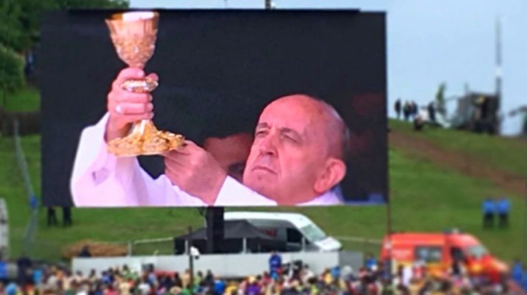 Screens Pope Visit Romania HD Ledshine