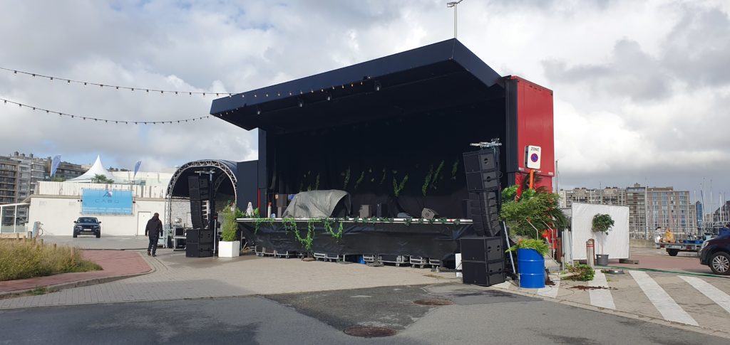 Mobile stage rental - Portable stage rental - Location de scène de concert- Location de scène de festival