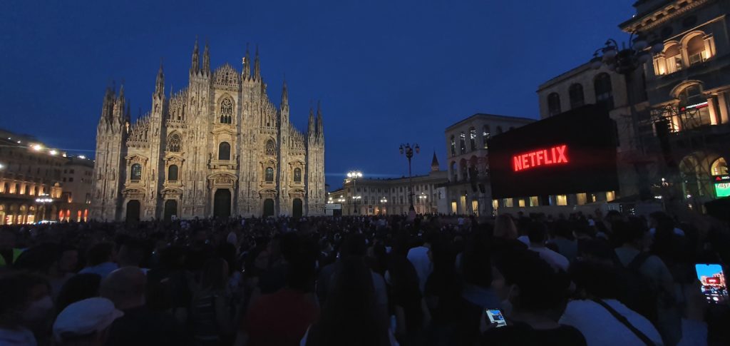 Piazza Del Duomo Stranger Things Launch Screen